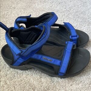 Boys Teva sandals. Size 3.